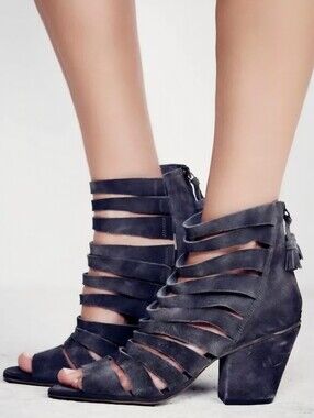 Free People Cayman Strappy Block Heels Charcoal Gray Suede US 6/EU 36 NWOB